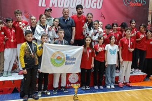İlkadımlı Sporcular Şampiyonadan Birincilikle Döndü